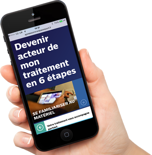 une main tenant un t&eacute;l&eacute;phone portable