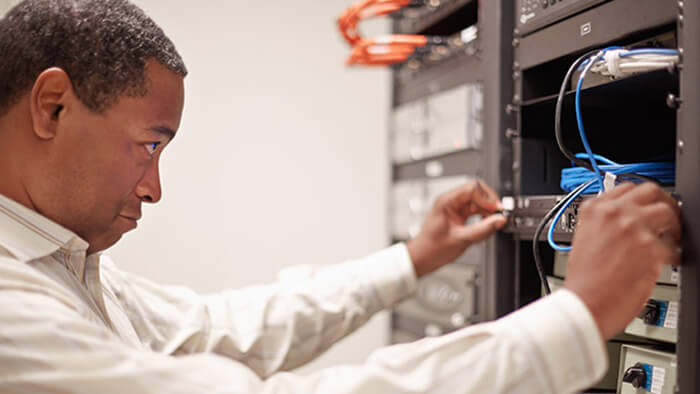 Solutions int&eacute;gr&eacute;es de connectivit&eacute; DPI/AST