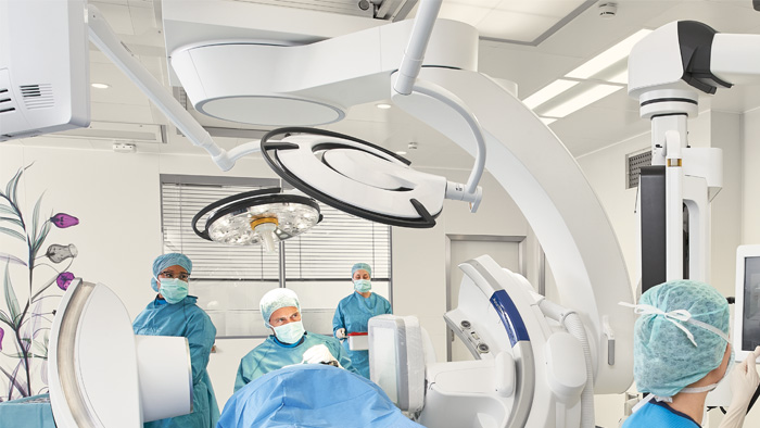 Neurochirurgie en salle hybride