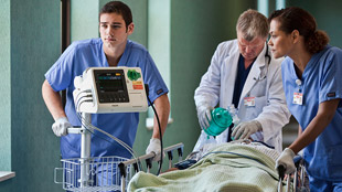 Obtenir les informations cliniques essentielles avant l&rsquo;arriv&eacute;e du patient