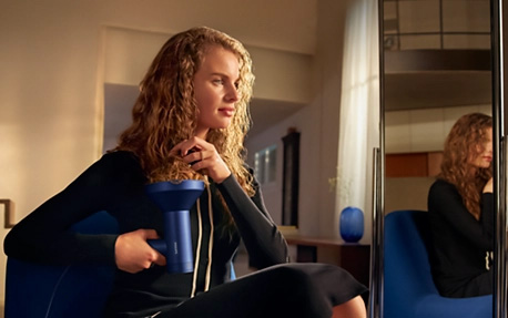 Comment s&eacute;cher les cheveux boucl&eacute;s