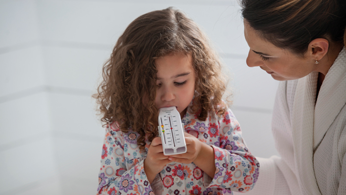 enfant avec n&eacute;buliseur innospire&nbsp;go