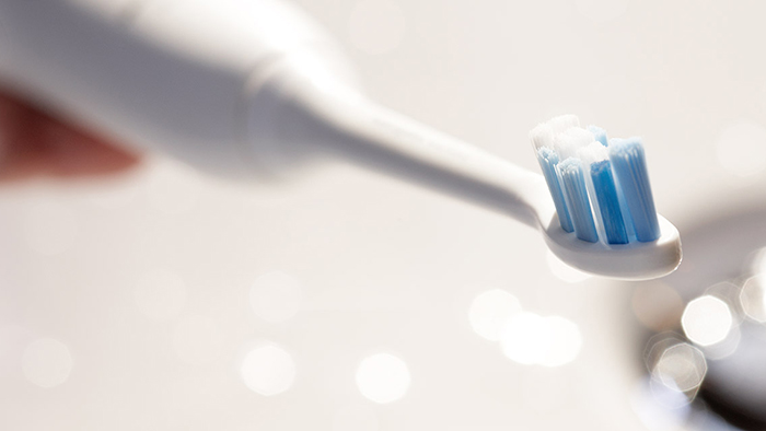 Tache blanche sur les dents : que faire ?