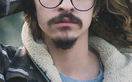 Barbe de d&rsquo;Artagnan et moustache de mousquetaire