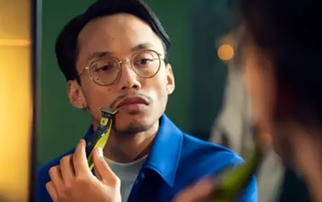 &Eacute;viter la peau du visage qui tire apr&egrave;s le rasage