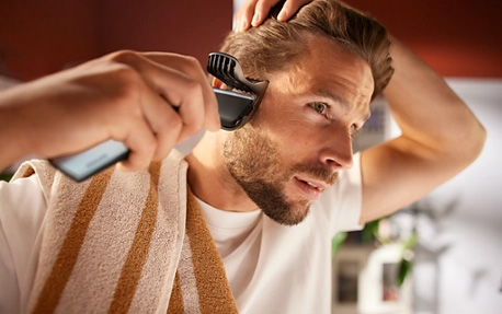 Couper ses cheveux soi-m&ecirc;me : guide pour homme