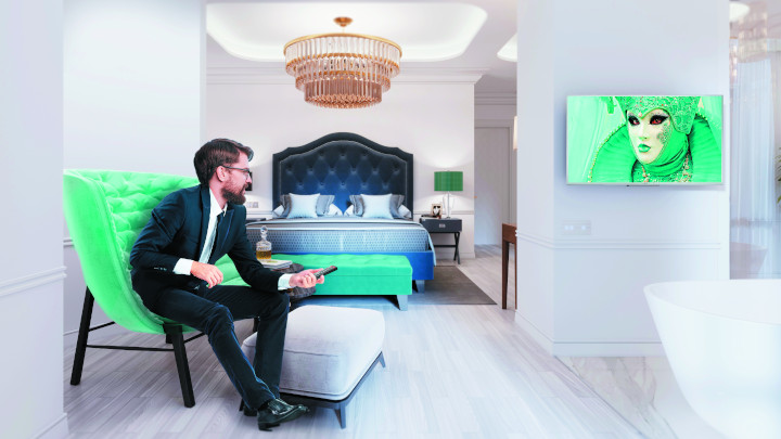 T&eacute;l&eacute;viseur dans une chambre d'h&ocirc;tel