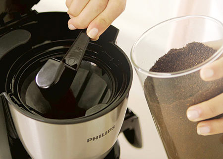 Une fa&ccedil;on simple de faire du caf&eacute;. Infusez votre caf&eacute; moulu pr&eacute;f&eacute;r&eacute;