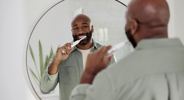 Trop se brosser les dents : quelles cons&eacute;quences ?