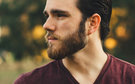 Astuces pour tailler un collier de barbe à la maison